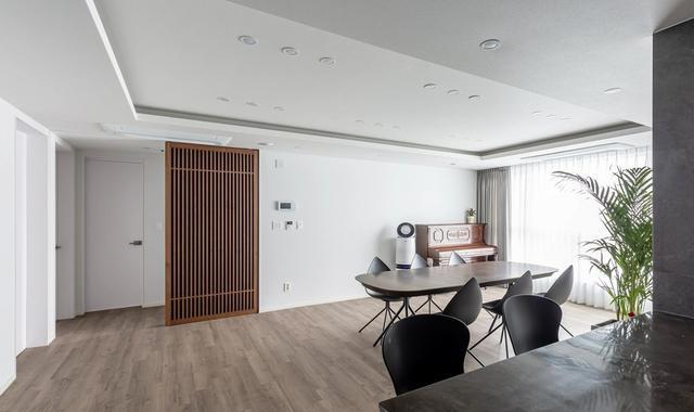 土味精装房的逆袭，111㎡简约风干净清爽，装出的效果20年不过时