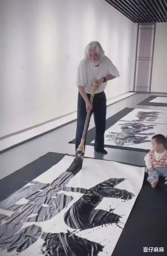 张纪中|张纪中妻子：像我们这种家庭压根不缺钱，一幅画卖500万，你不懂