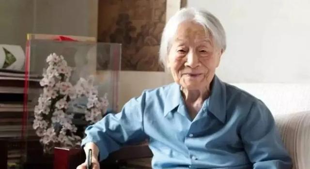 6年前杨绛去世，寿至105岁，独生女走在她前面，财产全部捐献