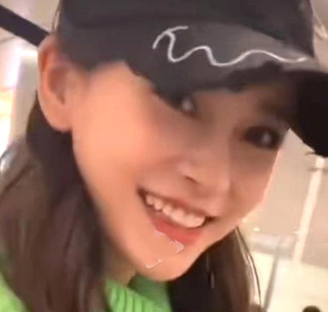 Angelababy|杨颖发文收到情书,鼓励粉丝真暖心,晒怼脸自拍照让人惊艳