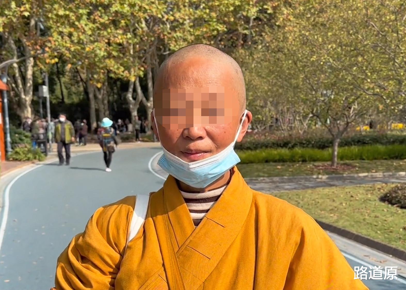 2019年上海女子卖掉588万的房子裸捐出家，一分没给父母和女儿留