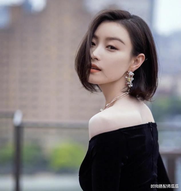 豆腐 ?建议4、50岁的女人，远离这3种“发型”！特别是第2种，真显老