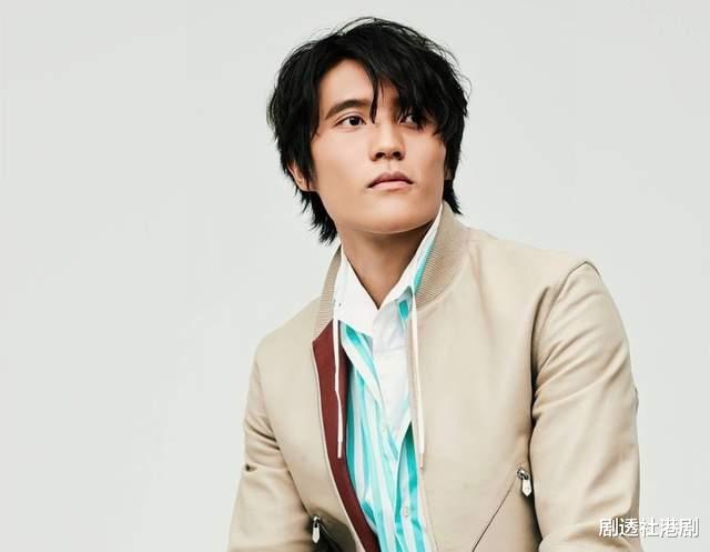 马德钟|马德钟吃素后状态冻龄!父子罕见同框,网友:爸爸看着比儿子年轻