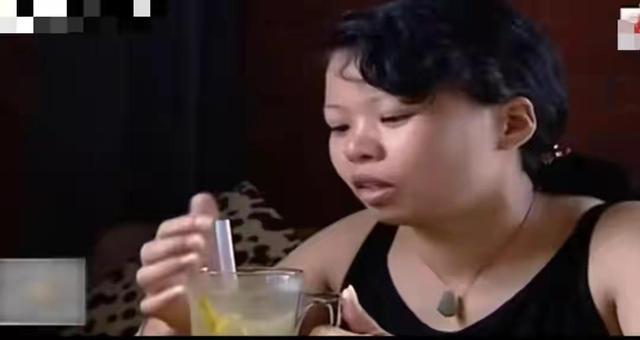 母亲怀孕吃打胎药,致使双胞胎儿子变成双胞胎女儿
