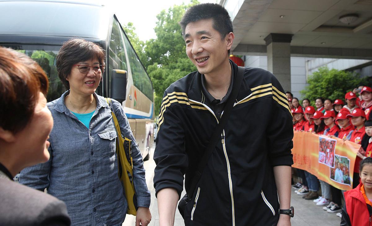 安家杰满脸笑容无压力！山东女排虽输但发挥亮眼，陈博雅很牛