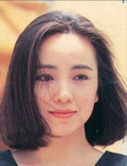 邓萃雯|邓萃雯知三当三，32岁遭渣男陷害，却三度翻红