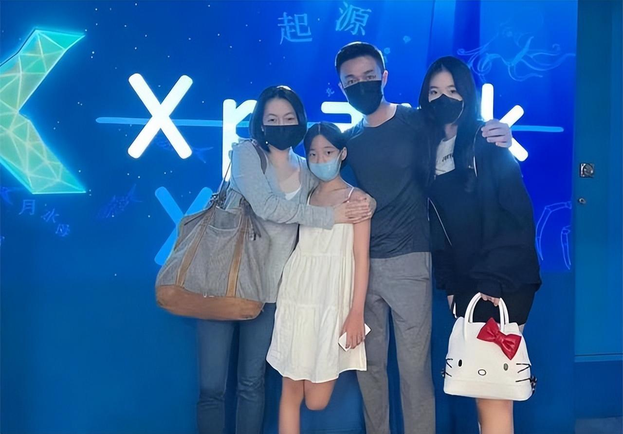 小S|小S老公再被拍！美女身材傲人，带5名辣妹吃高级日料！