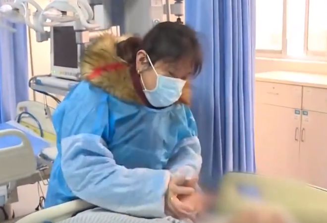 女子新婚后跳楼昏迷,丈母娘讨要说法时,丈夫:看她的手机