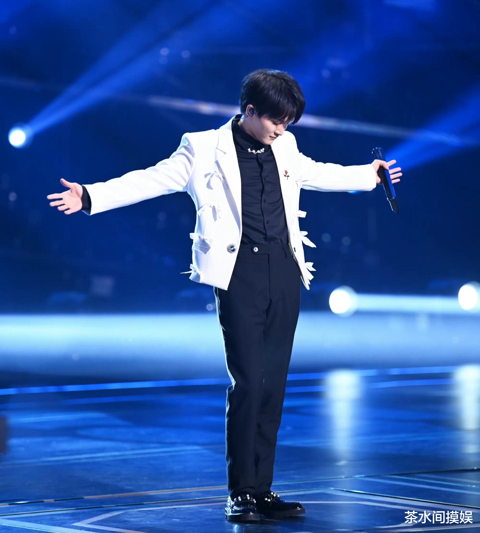 综艺节目|歌曲翻车全网嘲、真人秀无新意,收视率暴跌的浙江台综艺还有救吗