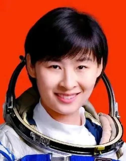 女航天员刘洋即将返回！能成为我国第一位航天女将军吗？