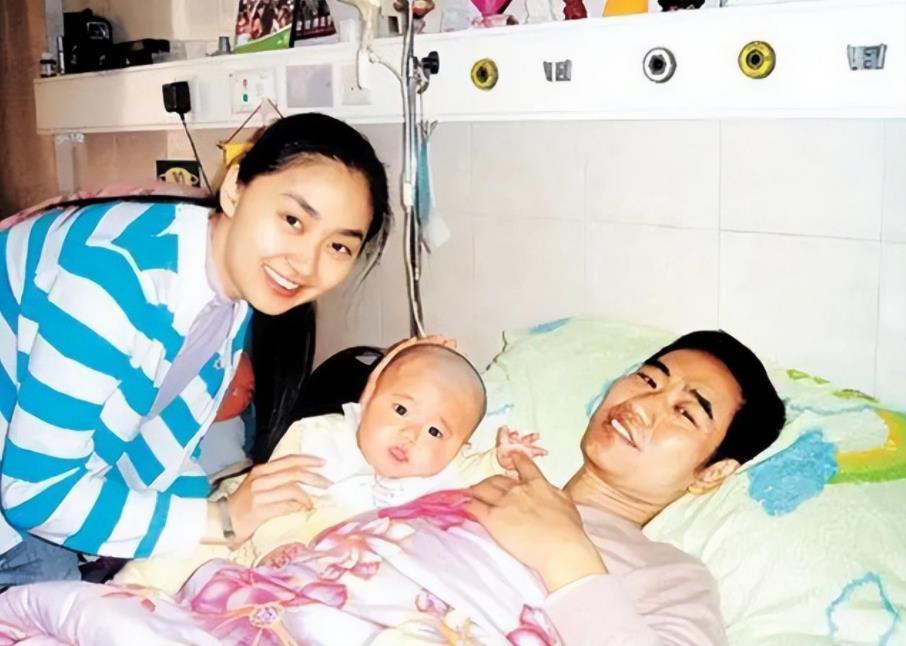 公益|歌手丛飞患绝症，断掉对183个儿童的资助，有家长打电话来大骂