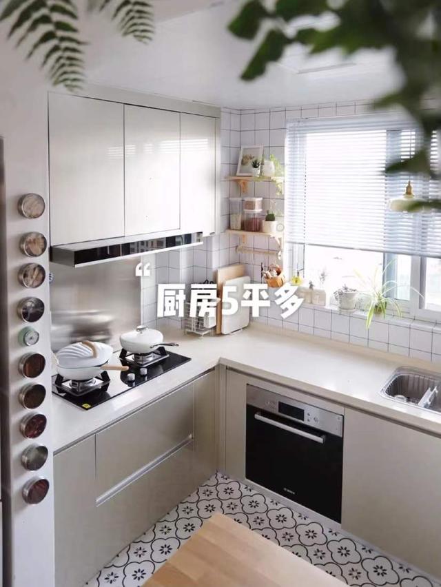 上海发现一对年轻夫妇小家的装修,因太会布置而走红,让人超羡慕