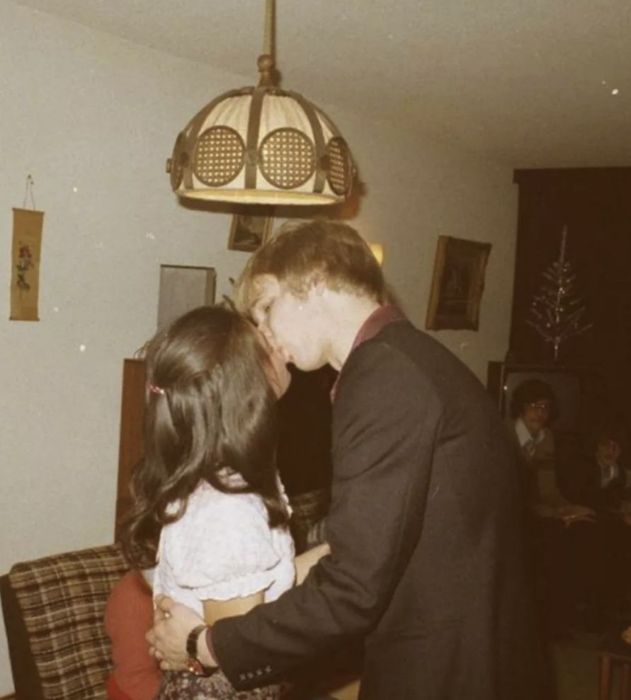 言冰云|“俏黄蓉”翁美玲：36年前，因一通未接电话，在事业巅峰结束生命