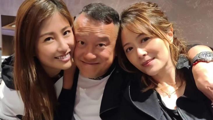 曾志伟|曾志伟与俩已婚女星聚会引热议！抱作一团不避嫌，脸贴脸显亲密