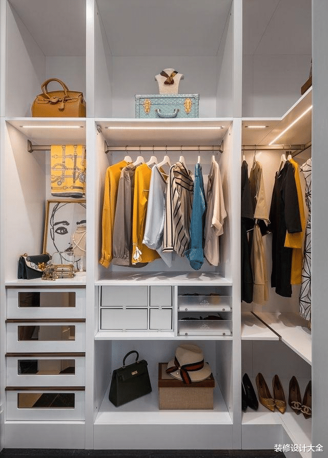 主卧带浴室,直接改造成主卧带衣帽间,3㎡衣帽间简直要逆天!