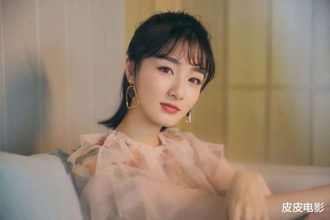 杨蓉|有颜值,有身材,又有金主,却死活捧不红,这20位女星成名太玄学