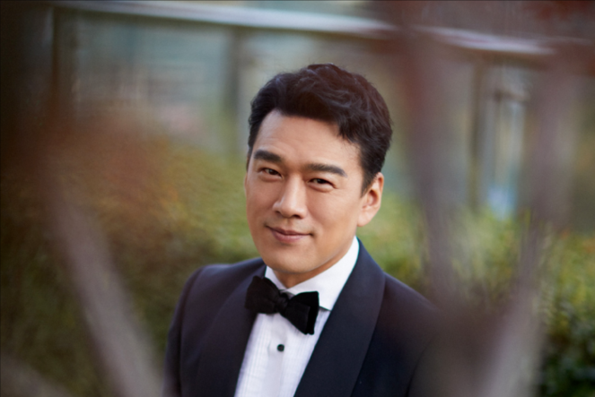 王耀庆|“霸道总裁”王耀庆，为了不搬家顺带结婚，婚后21年从未有绯闻