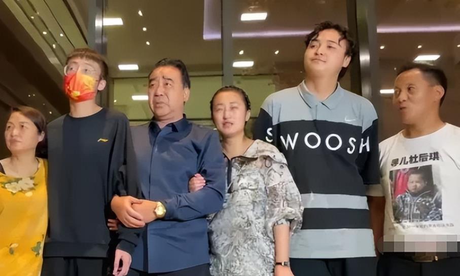 豪门明星|被拐25年梅志强认亲成功,众多寻子家长寻求曝光,曝买家身价上亿