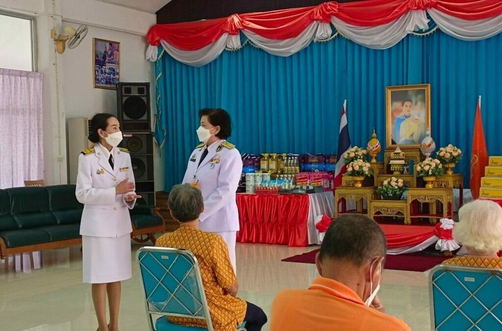 泰国公主诞辰之际 国王王后御赐物资