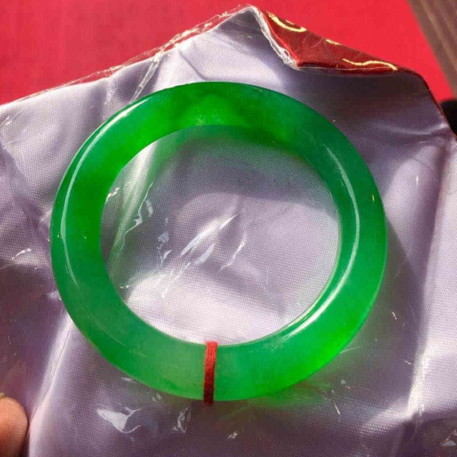 翡翠手镯|买翡翠手镯，抓住一个字，保你永远赔不了！