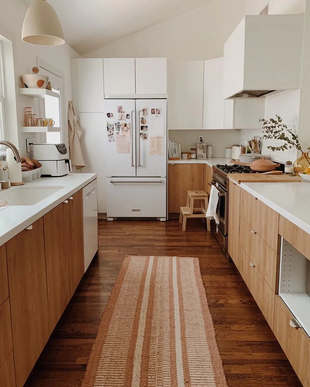 暖色调的原木小家,带来家居的温馨感