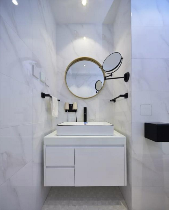 人生第一套房!62㎡装出精致场面,电视墙“减半”,堪比多间房!