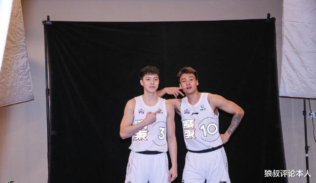 赵睿|CBA全明星写真拍摄花絮，赵睿搞怪，胡明轩高冷男孩，同框太喜感