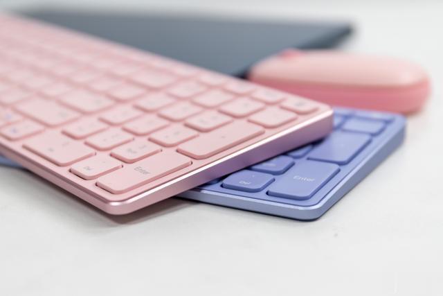 索尼|全新配色更显时尚魅力,雷柏E9350G多模无线刀锋键盘图赏