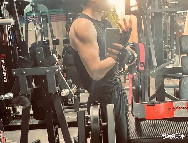 张新成|骨科名医为张新成澄清正名，跟张杰掰手腕骨折，是因为肌肉太发达