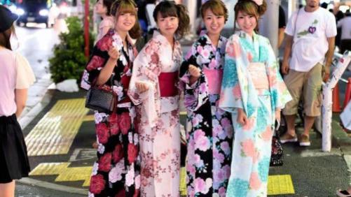 日本发明“人妻椅”，可造型却让人不淡定，网友：看得脸都红了