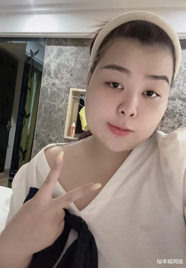 恭喜!“250斤”网红肥肥官宣怀双胞胎,21岁未婚被疑做试管婴儿