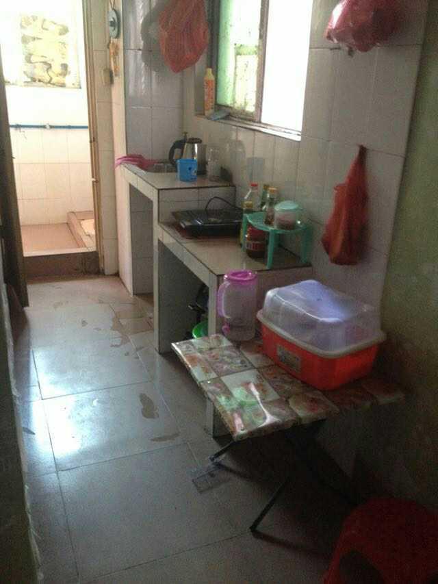 晒晒我花600元在广州租的小屋,卧室巴掌大,厕所在厨房,谁见过?