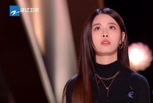 李荣浩|好声音李荣浩组内考核,李楚楚嗓音挤卡,蔡子伊晋级未免太轻松了