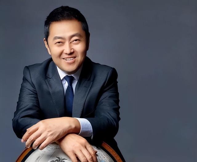 左晖|链家老总左晖：21年赚2200亿，50岁因病离世后，千亿财产蒸发760亿