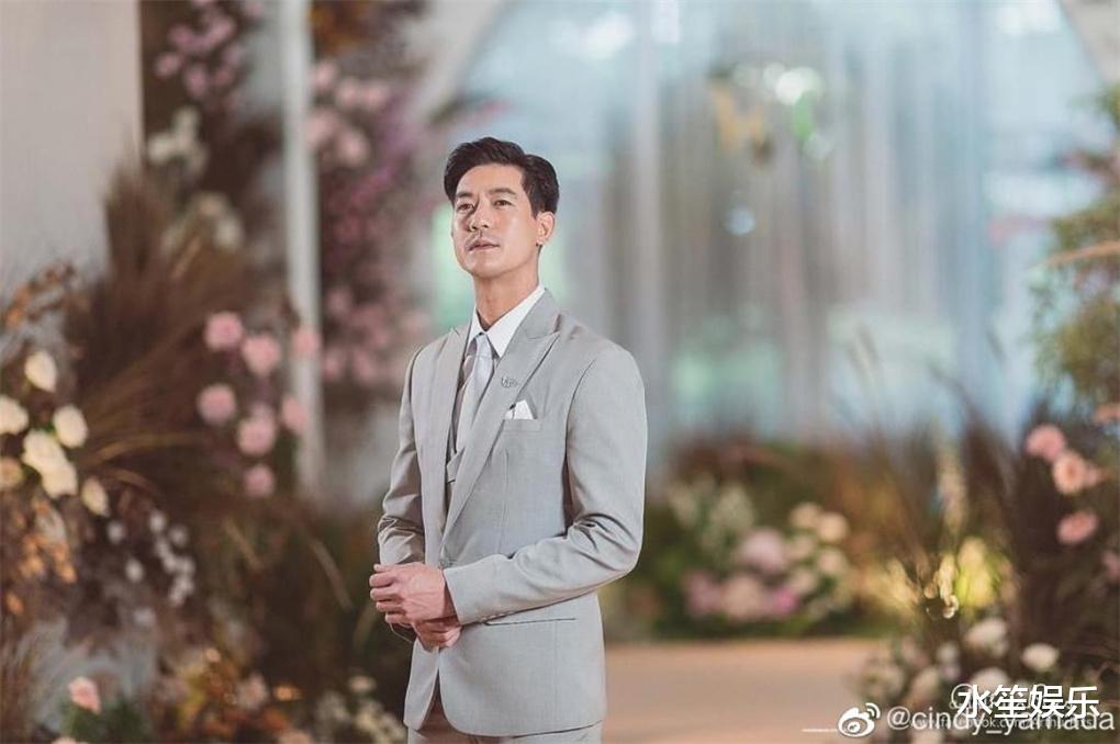 |泰星Weir宣布停工一年，照顾怀孕的爱妻，做她的专属钱包