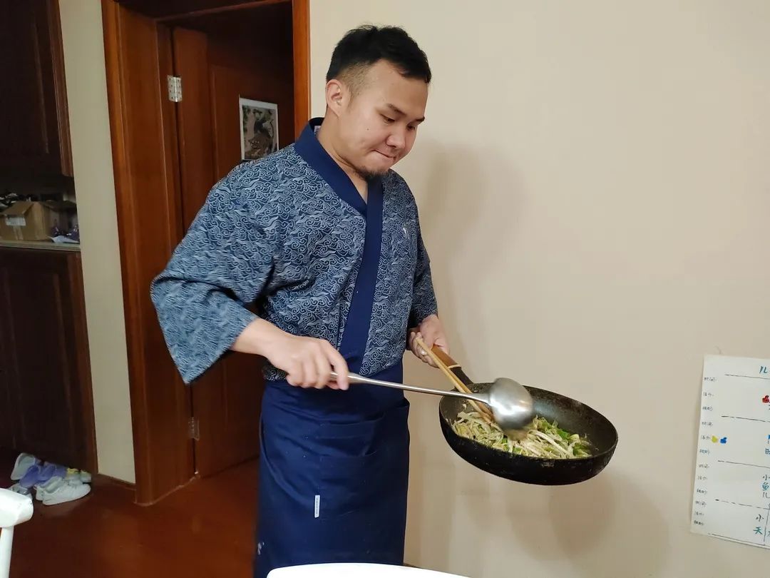 购房置业|疫情失业、没钱买房,90后爸爸说:住出租房一样能给孩子好教育