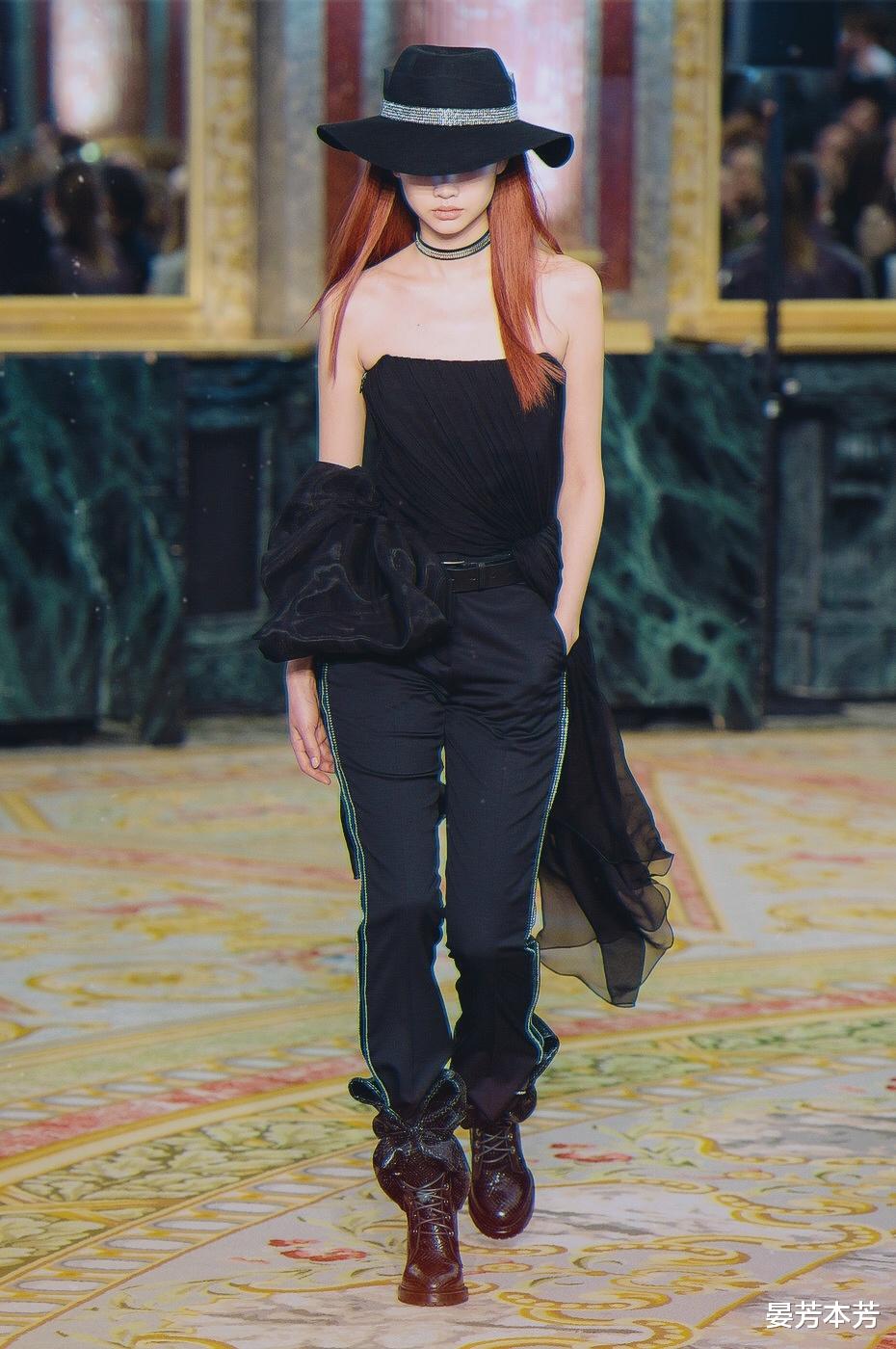 Vogue|打破东亚人历史登上美国《VOGUE》封面，全面开挂的她凭什么？