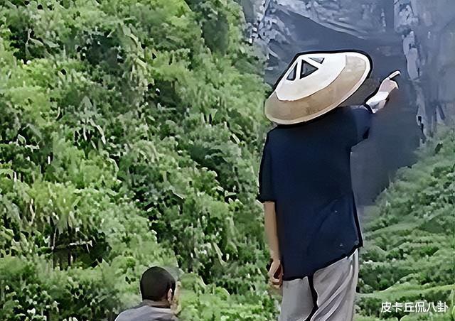 1985年湖南惊现一古墓,墓中女尸舌头吐在外面,还有两张广告传单