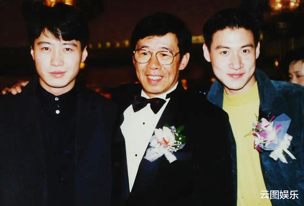 胡枫|90岁胡枫演唱会大咖云集!张学友给干爸下跪,还跟干弟张家辉合唱