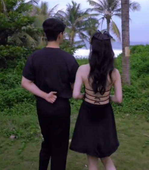 金恩圣|张濛承认感情出问题！被网友在线劝离婚，备注自嘲是暴躁老太婆！