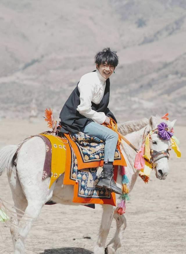 藏族|红了不到2年,21岁的“野男孩”丁真,已经看透了娱乐圈