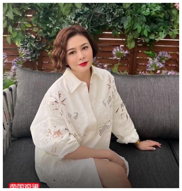 关之琳|60岁关之琳穿四万上衣庆生！1.5亿豪宅曝光，小腿缠满绳子勒得慌