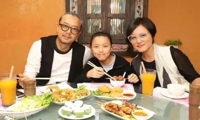 张延|演员张延，在剧组意外怀孕，女儿比她还漂亮