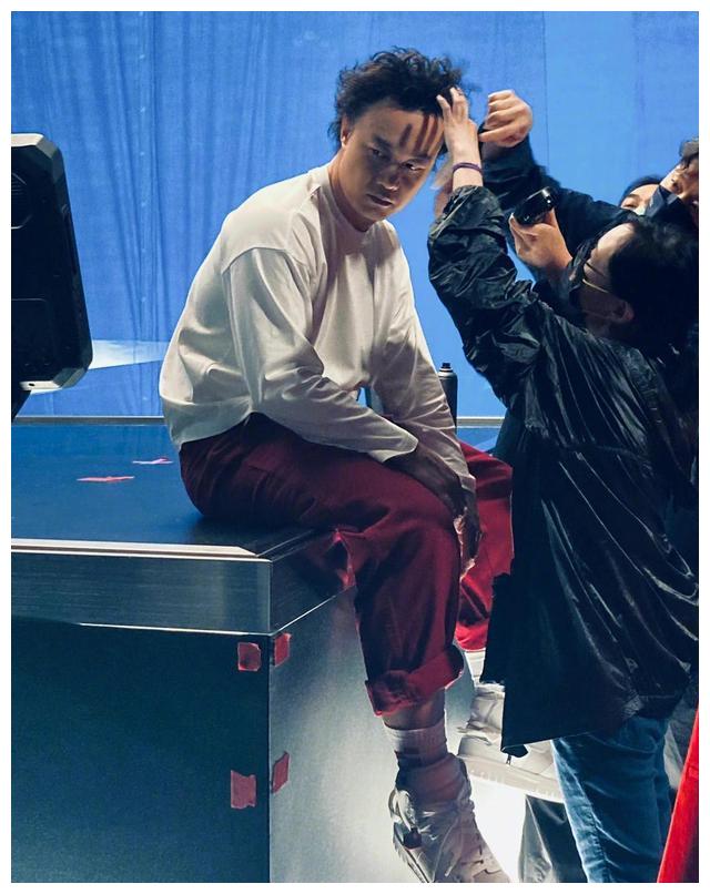 演唱会|红星观察丨明星演唱会陆续重启,已有黄牛开始招聘“抢手”?