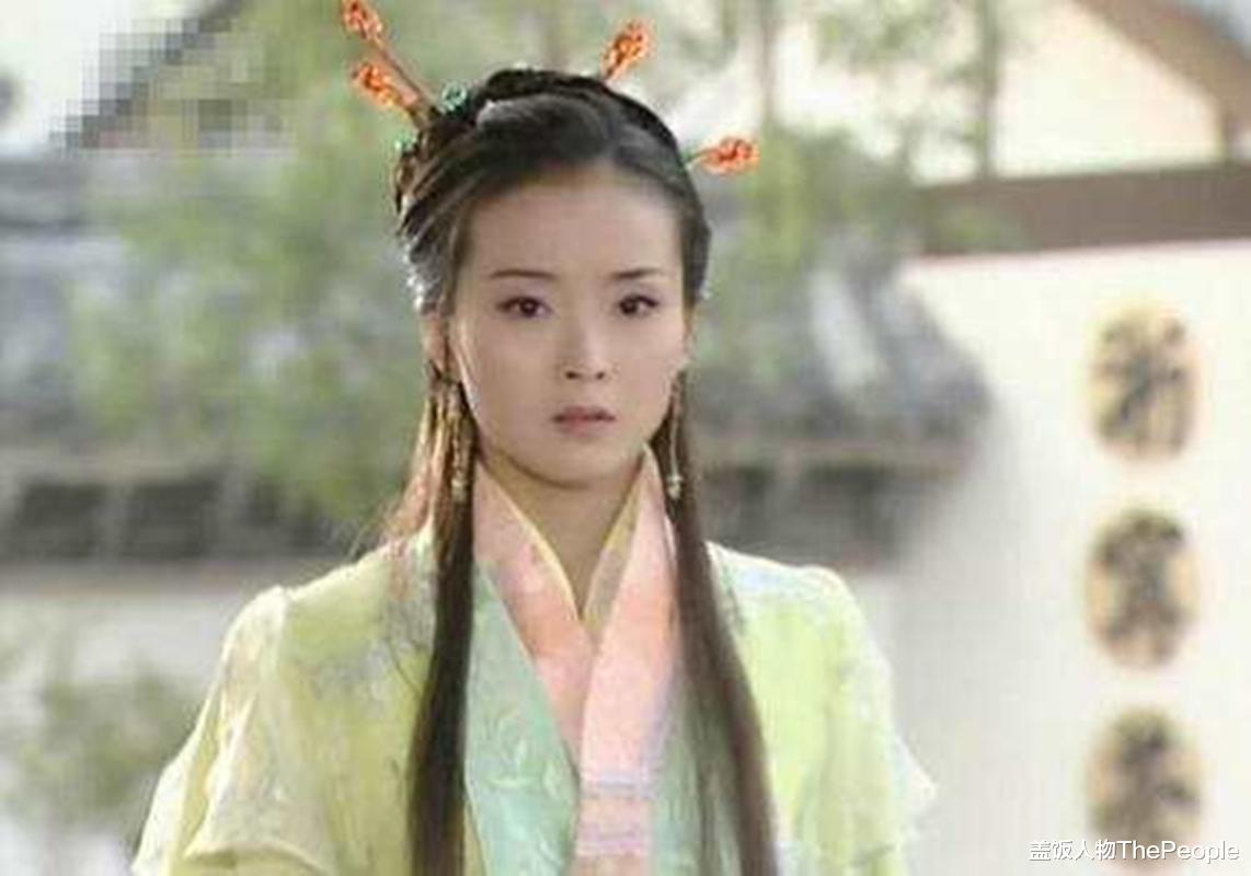 王艳|同是满头“筷子”，高圆圆经典，王艳难驾驭，李沁像头顶筷篓