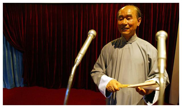 侯耀华|75岁侯耀华商演捞金，穿50元外套红光满面，因父亲侯宝林备受关注