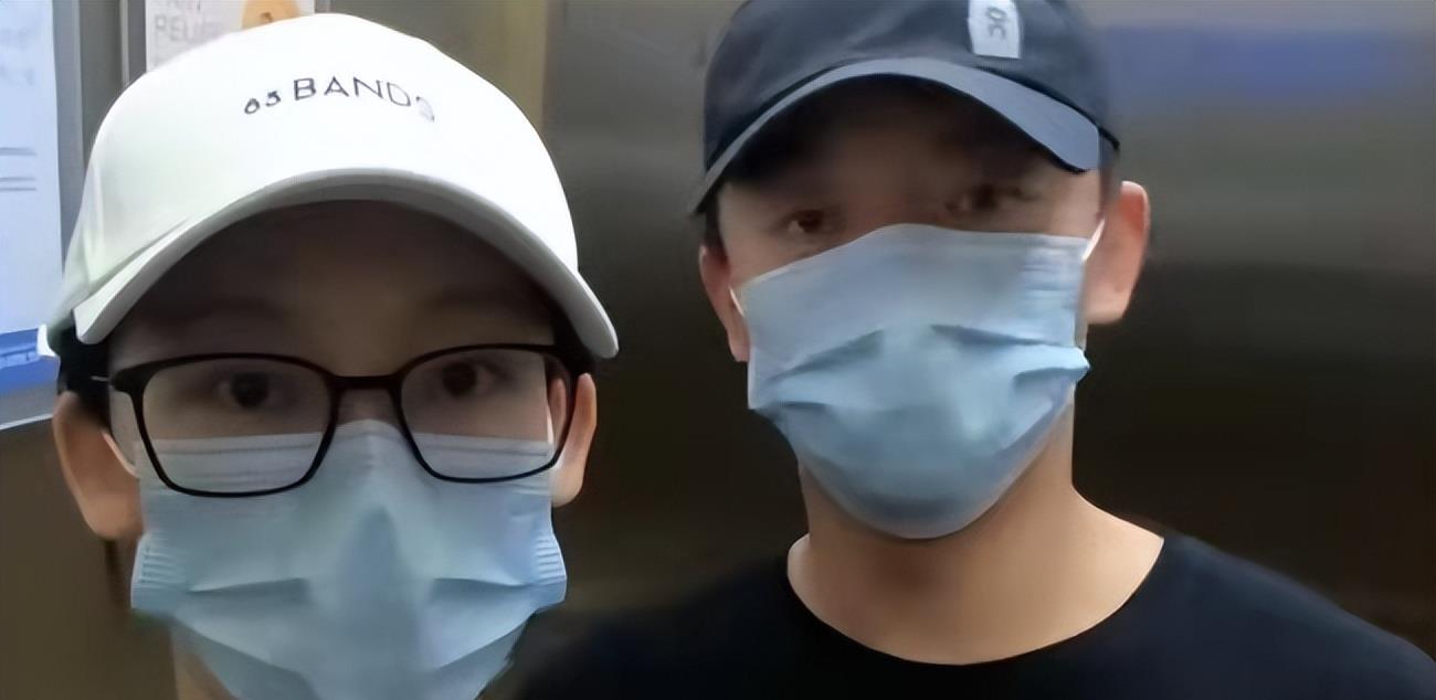 郑恺|郑恺苗苗开大奔现身月子会所，包50万总统套房，网友：明星好有钱