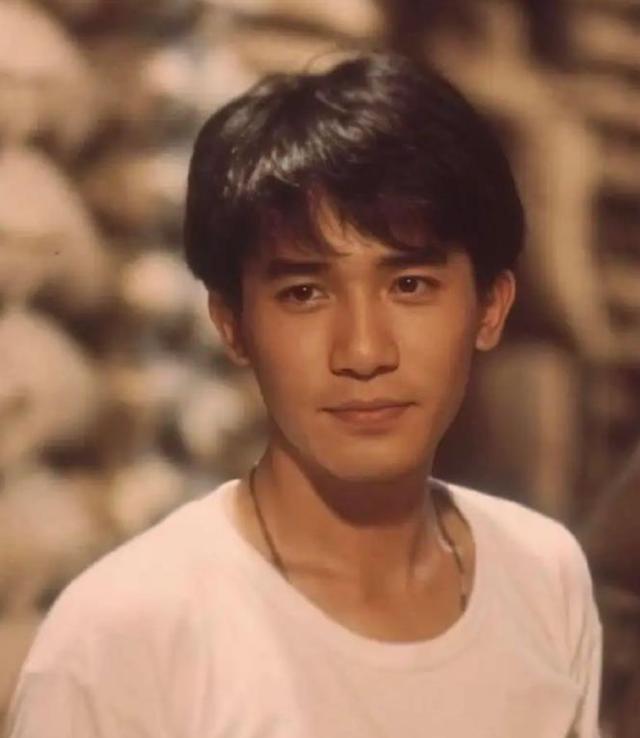 梁朝伟和王菲演情侣,颜值完美,他还曾学王菲唱歌