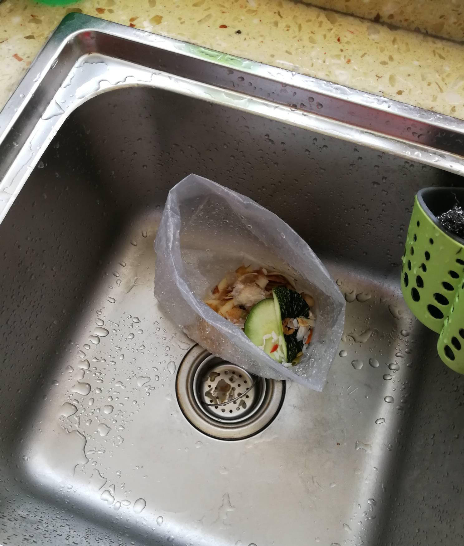 厨房卫生间下水管堵了不用慌,用这几种方法,一会就疏通