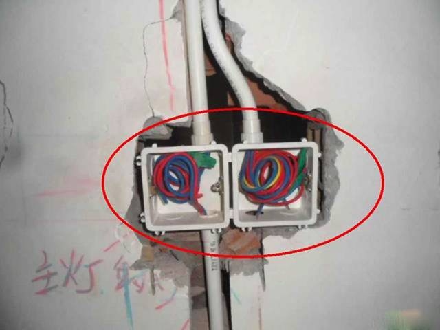 为什么电线都要绕几圈再接开关?只是为了多赚钱吗?大家都误解了